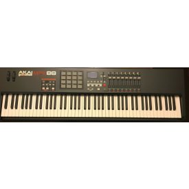 Akai MPK88 Professional